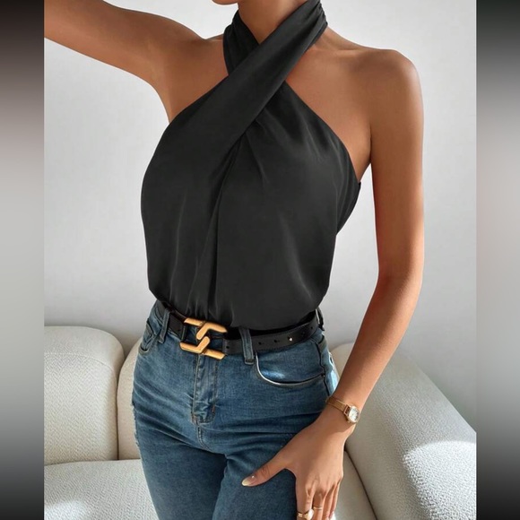 Halter neck blouse - Picture 5 of 6